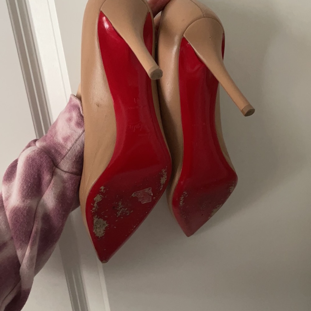 Authentic Nude Apostrophy Pump Christian Loubouti… - image 5
